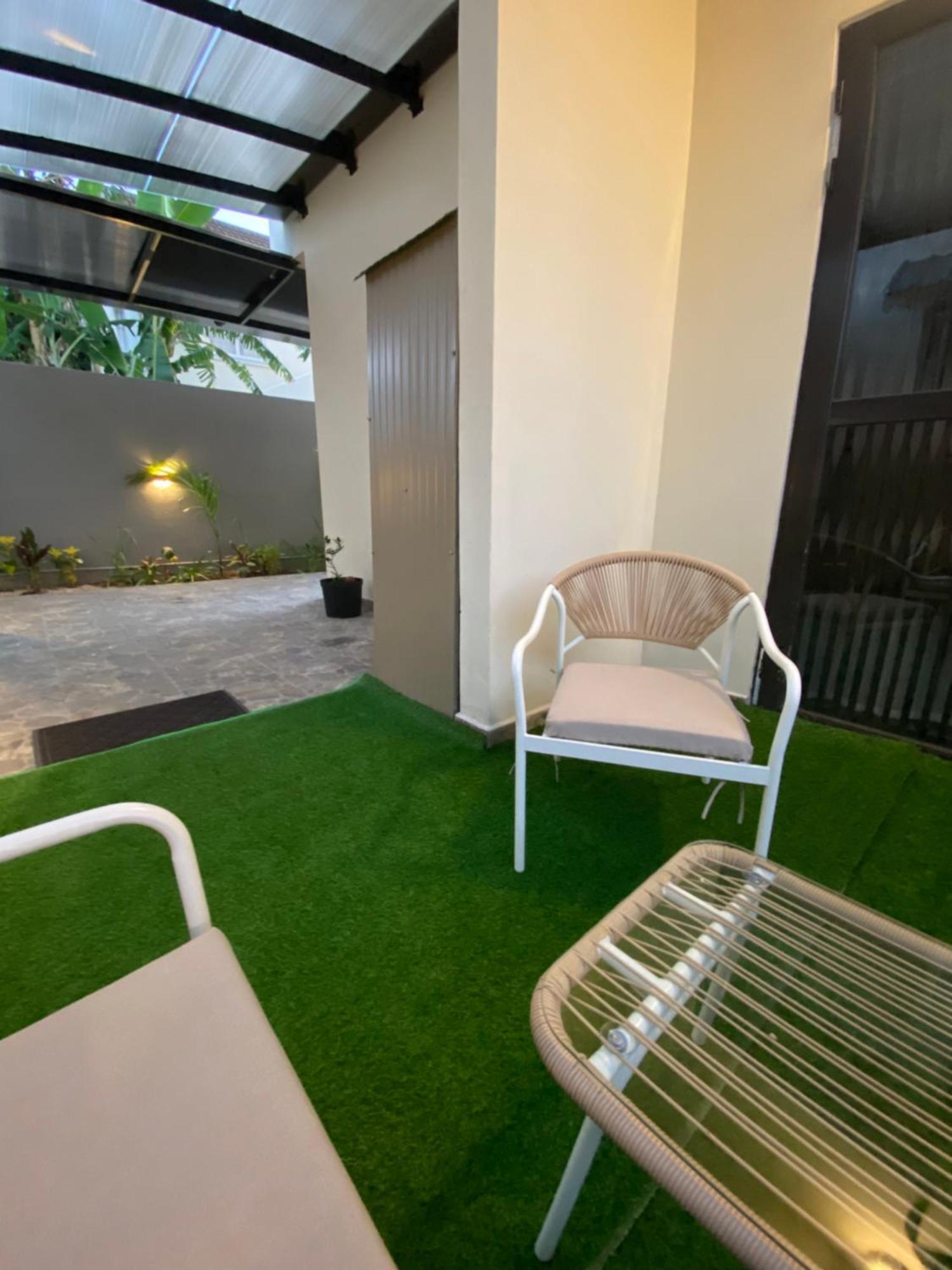 Luxury Retreat At Aqua Breeze Apartment, Flic En Flac Экстерьер фото